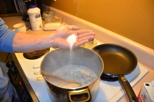 <b>Ar tuzlu yemek:</b> Kurtarma plannz yemein eidine gre deiiklik gsterebilir. Tuzlu orbalar kurtarmak kolaydr