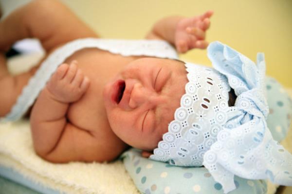 2 DAKKA: Alamann ardndan 1 dakikalk bir dinlenme fazna geiyorlar. Aratrmaclar bu sessizlik faznn bebekleri olas tehlikelerden korumaya hizmet ettiini dnyor.