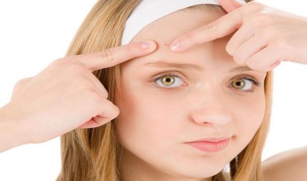 zellikle ergenlik dnemindeki genlerin korkulu ryas olan sivilcelerin engellenmesi iin en etkili yollardan biride sivilce oluumuna neden olabilecek besinlerden uzak durmaktr.