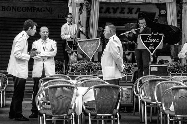 <br><b>14.00</b></br>  Younluk (Fotoraf: Derek Robertson)