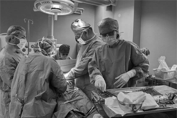 <br><b>03.00</b></br>  Doktorlar mesaide (Fotoraf: Marek Stankiewicz)