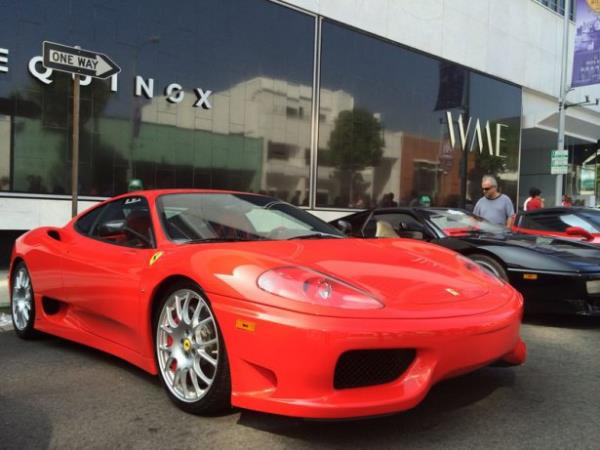 Ferrari, Amerikan otomobil pazarndaki 60'nc yln Amerika'nn Beverly Hills ehrinde dzenlenen 60 farkl Ferrari modelinin sergilendii zel bir gsteriyle kutlad.