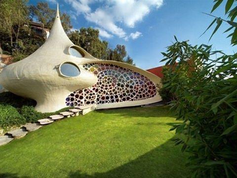 Dnyadaki birbirinden ilgin tasarmlara sahip olan bu evler artyor...