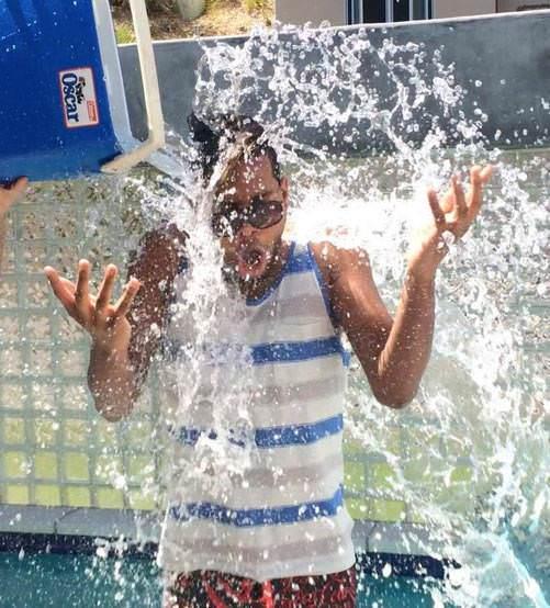 "Sonra bu tip 'ite arpc gerekler' tadnda tweet atmak houma gitti, hzla retweet almaya baladnda ise takipilerim hzla oald. Devamn biliyorsunuz." dedi.