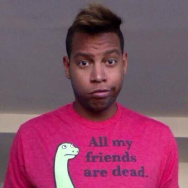 Aslnda yant ok basit; hesabna 7 milyon insan ekmeyi baaran Sanchez, att tweet'lerin arasnda sponsor link'leri paylat ierikler eklemeye balad.