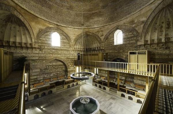 34. ehrin tarihi hamamlarna gitmek.