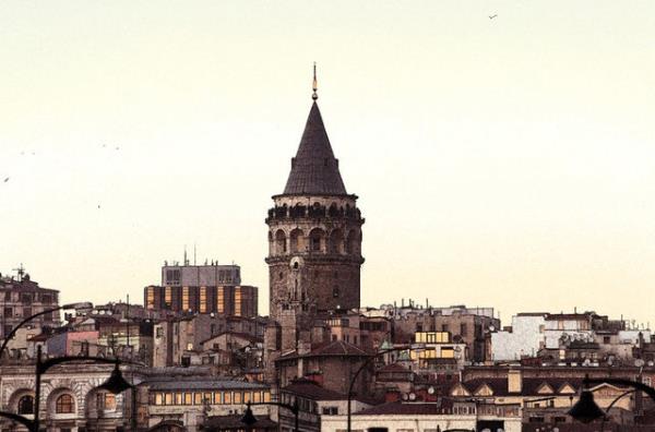 32. Galata Kulesi'nden ehri seyretmek.
