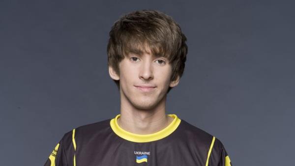 <p><b>7. Danil Ishutin, 'Dendi'</b></p>  NewBee takmn bir kenara brakrsak 'Danil, dnyann en iyi Dota 2 oyuncusudur.' diyebiliriz. 24 yandaki Ukraynal, profesyonel oyunculua 2008 ylnda balad ve uan Natus Vincere takm iin oynuyor. Toplam kazanc 573,147 dolar olan Danil, 'Free to Play' isimli belgeselde anlatlan 3 kiiden biri olma erefini yayor.