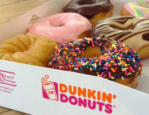 'Dunkin Donuts Doughnuts' Servise konulan tm donutlar sata sunulmadan hemen nce buzluktan karlyor.