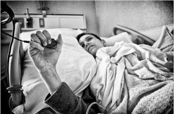 Aslnda alttaki galeri kansere yakalanm bir kadn ve onun yanndaki bir erkein fotoraflar deil, byk bir akn dondurulmu halidir.