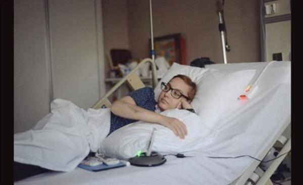 Ayman anltrk, gen yata kanserden kaybettii ei pek Sedef anltrk'n hastal boyunca fotoraflarn ekti. ok sevdii eini fotoraflarla lmszletirdi.(zgen Aydos/ CNNTurk.com)