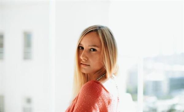 Evlendiklerinde Sedef 24 yandayd, Ayman 30. Rya gibi bir 9 ay geirdiler.