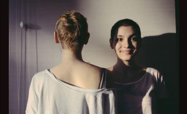 14 Ekim 2013 tarihinde yani evliliklerinin 1. yl dnmnde hayata veda etti. Henz 25 yandayd.