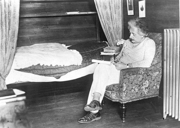 Einstein, dnya tarihinin gelmi gemi en byk bilim adamlarndan biri...