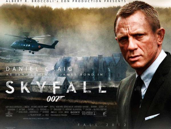 4. Skyfall (2012) - En yeni Bond filmi Skyfall, film boyunca srecek aksiyona Eminn'nde balar. Son grevi ajan 007'yi stanbul'a getirir, malesef grev beklendii ekilde baarl olmaz ve Bond vurulur.