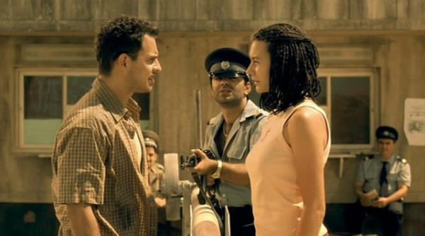 10. Temmuz'da (2000) - Daniel gen bir retmendir, herkesin aksine yaz tatili iin plan yapmaz ve Hambur'da kalmak ister.