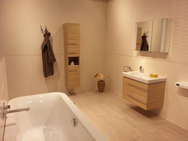 1985 ylna ait kk bir almann sonucu, uyumadan nce scak bir banyo yapan insanlarn sadece uykuya hzl getiklerini deil, daha kaliteli uyuduklarn da gstermitir.