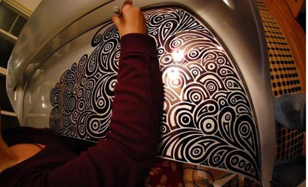 Kelton'un bu izimleri ok beenmesinin ardndan ise aracn tm paralar yava yava byk bir sanat eserinin paralar haline geldi ve btn araba Allison'un izimleriyle kapland!