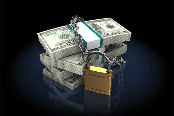 <p>4. Gizli zengin gibi yaayn</p>    ou milyoner gsterisiz bir hayat yaar. Onlar gnlk hayatlarnda grenler zengin olduklarn anlayamaz. rnein, Las Vegasl milyoner David Sapper, ylda 500 bin dolar kazanmasna ramen aylk harcamasn 2 bin 500 dolarla snrlyor. Kendisi bylece daha erken emekli olabileceini sylyor.