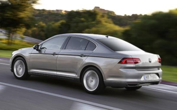 Volkswagen, markann premium algsn daha yukar eken yeni nesil Passat'la sadece geleneksel rakipleri Opel ve Ford'la deil, yurttalar BMW ve Mercedes'le de rekabete girecek.