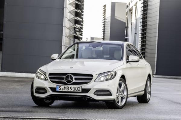 <br><b>MERCEDES</b></br>  Mercedes-Benz Trk, ekim aynda farkl modelleri iin avantajl seenekler sunuyor. Mercedes'e zel "Yldzm Kasko" seilmesi halinde 48 aylk vadede A ve B-Serisi iin yzde 0.80, C, CLA ve E-Serisi iin de yzde 0.90 faiz oran uygulanrken,