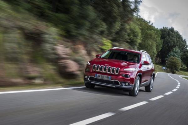 <br><b>JEEP</b></br>  Ekim aynda yeni Cherokee iin 100 bin TL'ye 20 ay vadeli yzde 0.99 faizli, Grand Cherokee ve Wrangler iin 120 bin TL'ye 20 ay vadeli yzde 0.95 faizli cazip kredi seenekleri sunuluyor.
