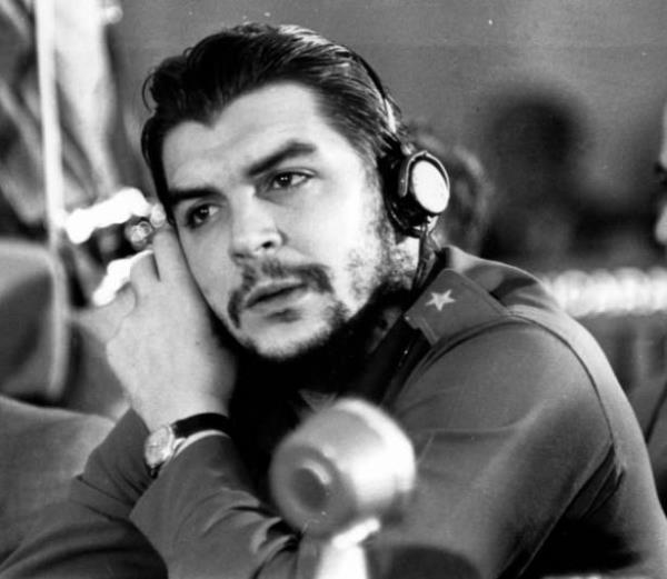 Vur, korkak herif, sonuta sadece bir adam ldreceksin. - Ernesto Che Guevara