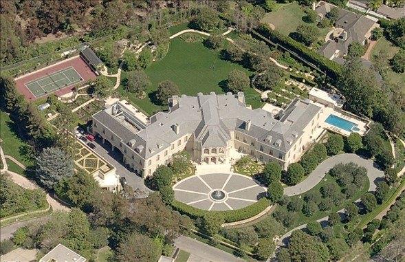 150 milyon dolarla sekizinci sradaki The Manor Los Angelas?ta bulunuyor.