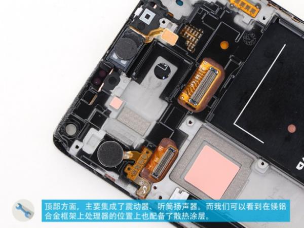 Galaxy Note 4?te 5.7-in byklnde Quad HD (2560 x 1440p) znrlkl Super AMOLED ekran kullanlm.