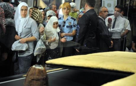 Peygamber Efendimizin mbarek hrkas