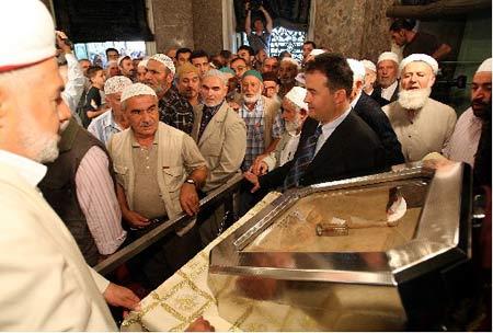 Peygamber Efendimizin mbarek hrkas