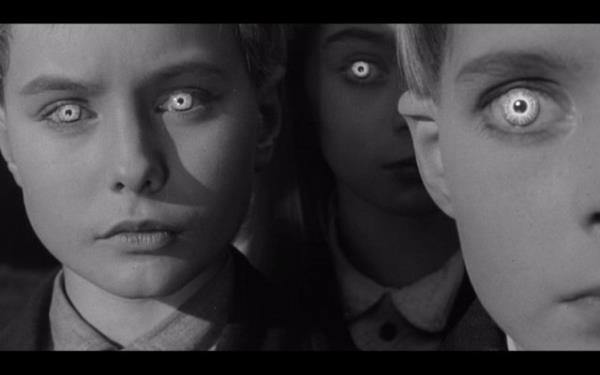 Bir ambulansla gittin ve 7 gn boyunca komada kaldn sonra ldn' dedi. Bunlar syledikten sonra sakince yemeine devam eden olumun komann ne olduunu bilmesi ve ka gn sreceini sylemesi beni ok artmt. (evet 7 gn boyunca komada kaldm)