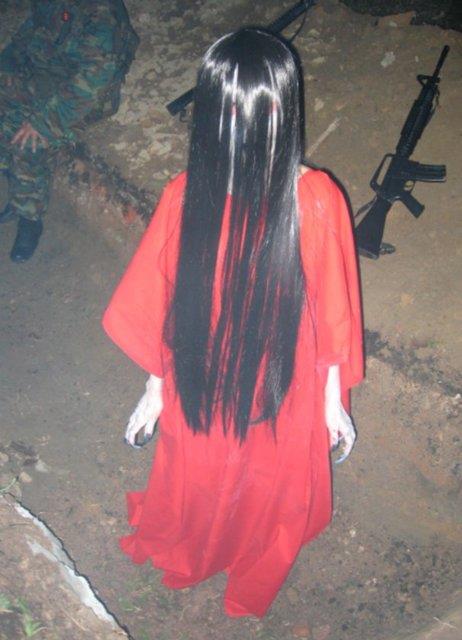 17. ocuk ( 6 yanda): Anne, hayaletleri grebiliyorum. uan bir tane gryorum. Anne: Gerekten mi? Umarm iyi biridir. ocuk: ok saylmaz. Bana seni uykunda baklamam syledi.