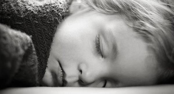 7.  yanda olan kzm bir gn alamaya balad ve bana o gnn olunun savata ld gn olduunu syledi