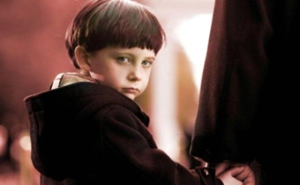 12. En byk olum  yandayken bir gece lk atarak uyand. 'Kpei kurtarn. Kpein can acyor.' diye baryordu. Ertesi sabah annemlerin kpei merdivenlerden aa dt ve bacan krd.