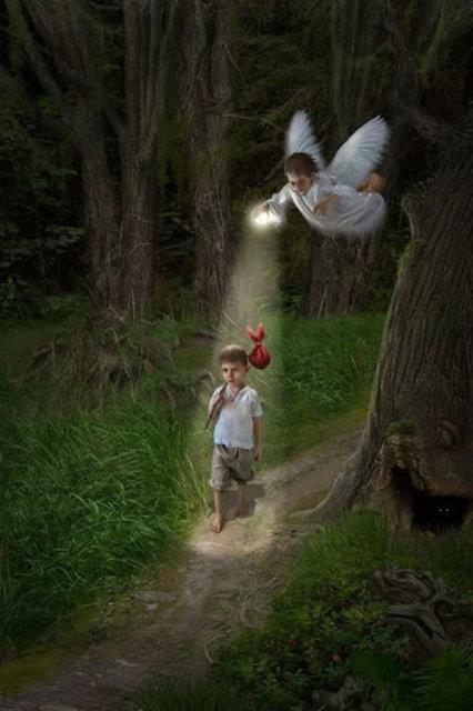 teki kzm tereddt bile etmeden 'Byk ihtimalle koruyucu meleimi grdn. Ben her gece seninkinin yatann ucunda oturduunu grebiliyorum.'