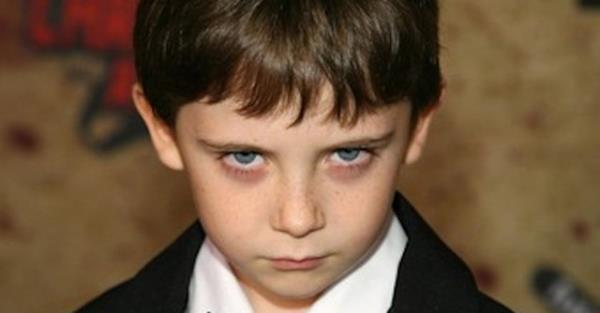 9. u an 16 yanda olan olum be yandayken yemek masasnda bolua bakarak uzun sre dald. Birka kere seslenmeme ramen uzun sre dzelmeyen olum kendine geldiinde 'Az nce ldn grdm. ok hasta oluyordun ve srekli ksryordun.