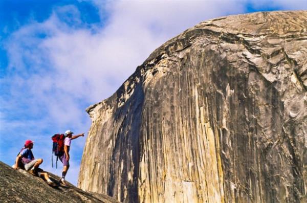 Yosemite Mili Park'nda Yarm Kubbe'de yryn