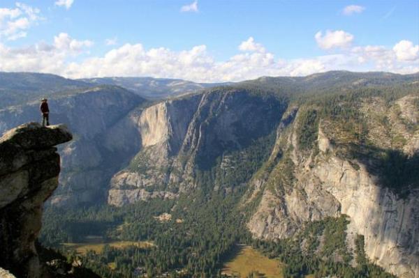 Yosemite Milli Park'nda Buzul Noktas manzarasn grn (ABD)