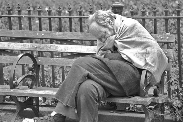 Ancak iyi haberi vermek iin yanna gelen polislerden kaan Martinez hala ortaya kmad.