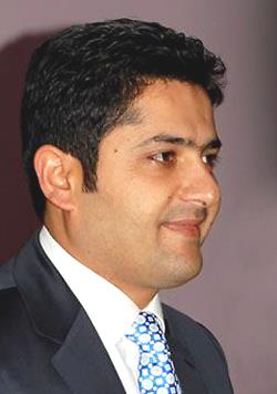 Kurtulmu'a bir sure danmanlk yapan Faruk Ozkader