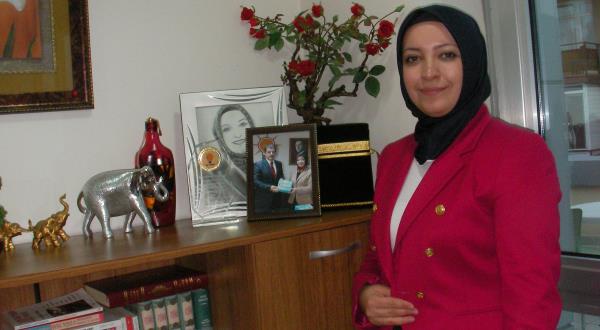 Aile Sosyal Politikalar Bakan Yardmcs idem Erdoanatabek