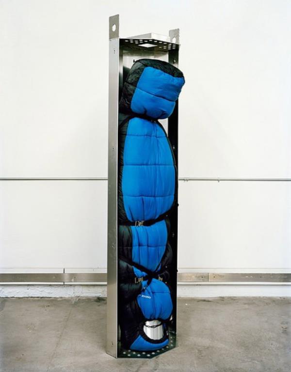 Tm ilem dondurulmas cesedin buzlarn iine yatrmakla olmuyor. nk insan bedeni, nlem alnmadan dondurulursa buz kristalleri hcrelerin evresini  saryor ve su kaybna sebep oluyor. <p>Gerilen hcre zar yrtlyor ve hcre paralanyor. Bunu engellemek iin gliserol gibi donmayan kimyasallar  kullanlyor.</p>