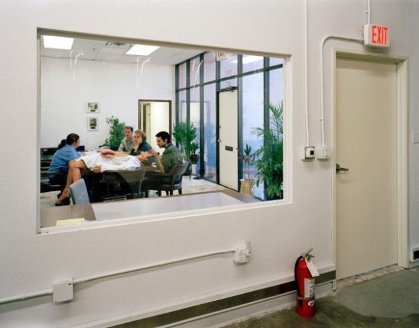 Miles kan ekildikten sonra doldurularak ldrlm, 70 dakikalk klinik lmn ardndan kan tekrar damarlarna enjekte edilerek oda scaklna geri  getirilmiti.  buuk yandaki kpek hayata geri dndnde tm karakteristik zelliklerini olduu gibi tayordu, alkanlklar ve huylar deimemiti. Bu, dondurulan insanlarn bir gn yeniden canlandrldnda hafzalarnn yerinde olacana ispat olarak gsteriliyor.