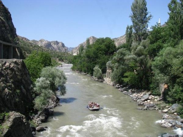 oruh Nehri?nde rafting.