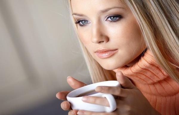 Alkolden uzak durun. Hafta sonu alkol almak uyku kalitenizi bozar, sosyal jet-lag etkisini daha da kt hale getirir.