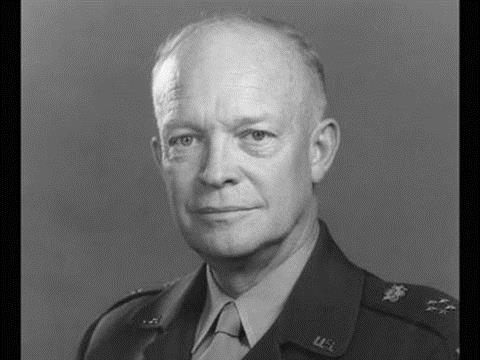 <p><b>Dwight D. Eisenhower:</b></p>    II. Dnya Sava'na yeni bir seyir kazandran ABD'li kumandandr. ABD'nin devlet bakan olmasndaki en byk rol, kukusuz 1944 ve 1945'te, II. Dnya Sava'nda stlendii grevi yerine getirmesidir.    <p>Cezayir ve Fas' kapsayan Meale Harekt'n lehine neticelendirip talya'da Husky Harekt'n ynetmi ve son olarak ortalama bir milyon askerden oluan mttefik ordusuyla Normandiya karmas'n gerekletirip Almanya'nn teslim olmasnn nn amtr.</p>