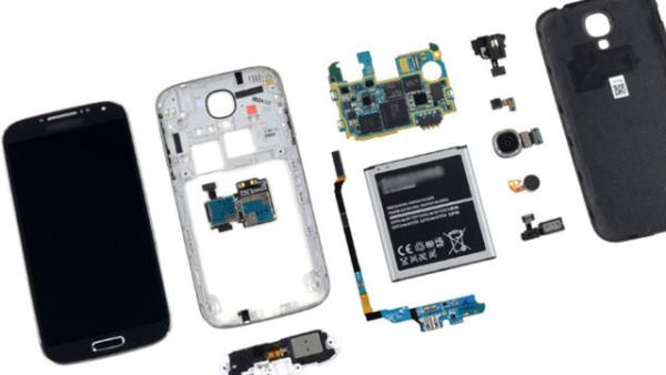 Batarya ve Kart Yuvas Temizlii: Cep telefonunuz paralara ayrlabiliyorsa, yine 3 ayda bir telefonu kapattktan sonra en ince paralarna kadar ayrmalsnz.