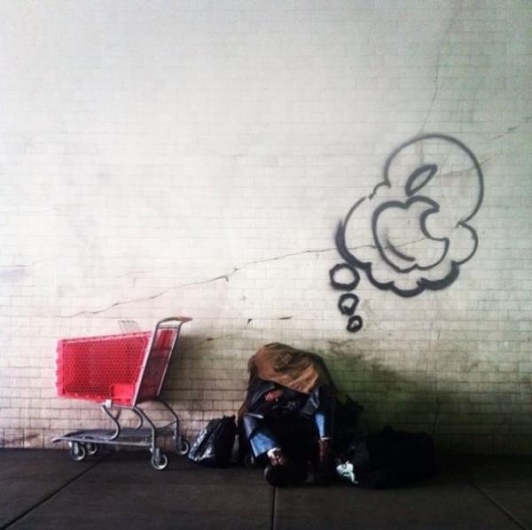 Takma ad ?Skid Robot? olan sanat kendisini, ehrin kenar mahallelerindeki alkolik, evsiz ve hayat kadnlarna ihtiyac olan eyi veren anonim bir sanat olarak tanmlyor.