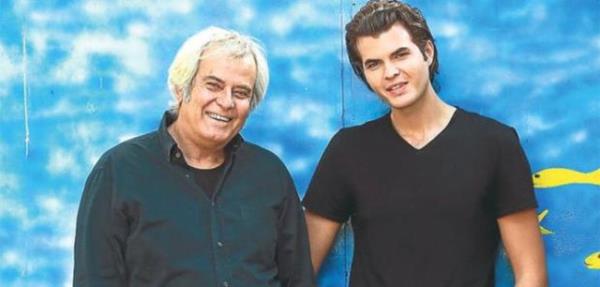 Bar regl (Tark Akan?n olu):Boston?da letme Master programndan mezun oldu. Okulun yllk ortalama fiyat: 40.000 USD